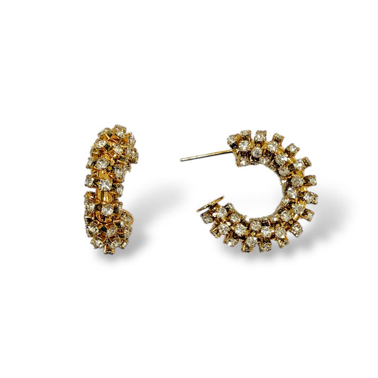 orecchini a cerchio ricoperto di strass